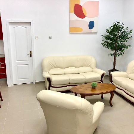 Apartment Tesla Pančevo Buitenkant foto