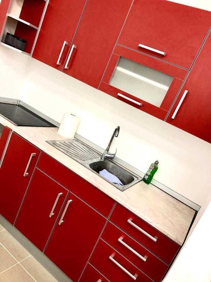 Apartment Tesla Pančevo Buitenkant foto