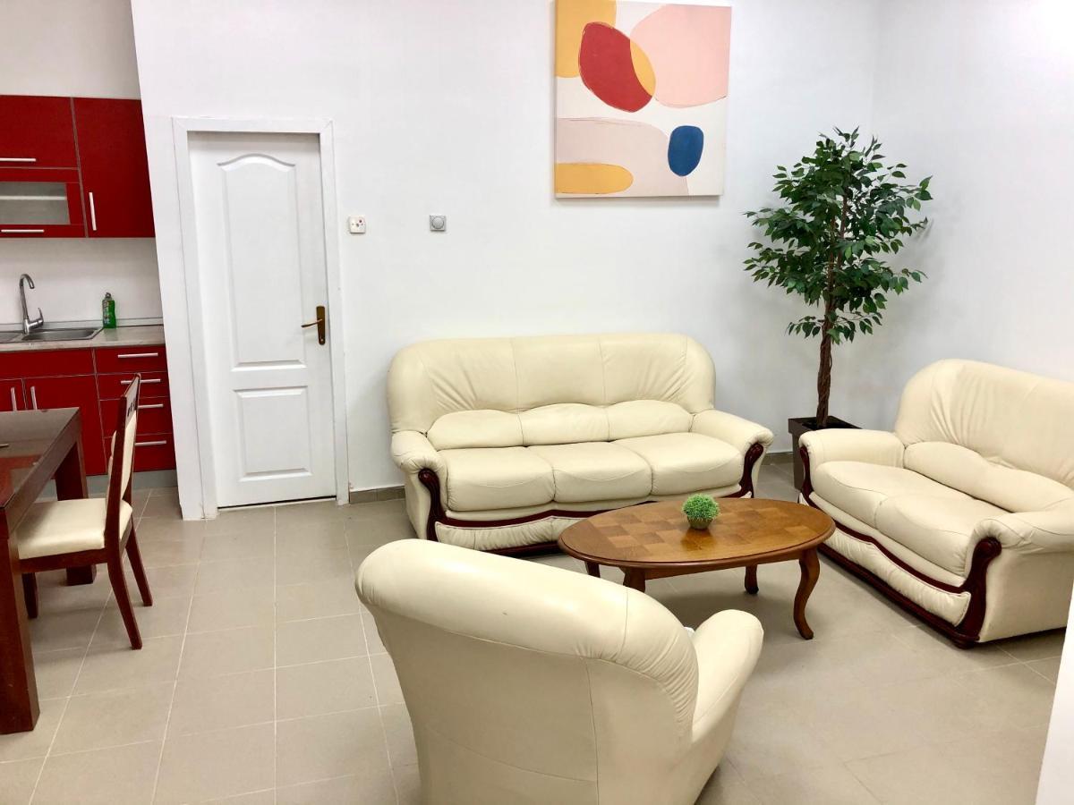 Apartment Tesla Pančevo Buitenkant foto